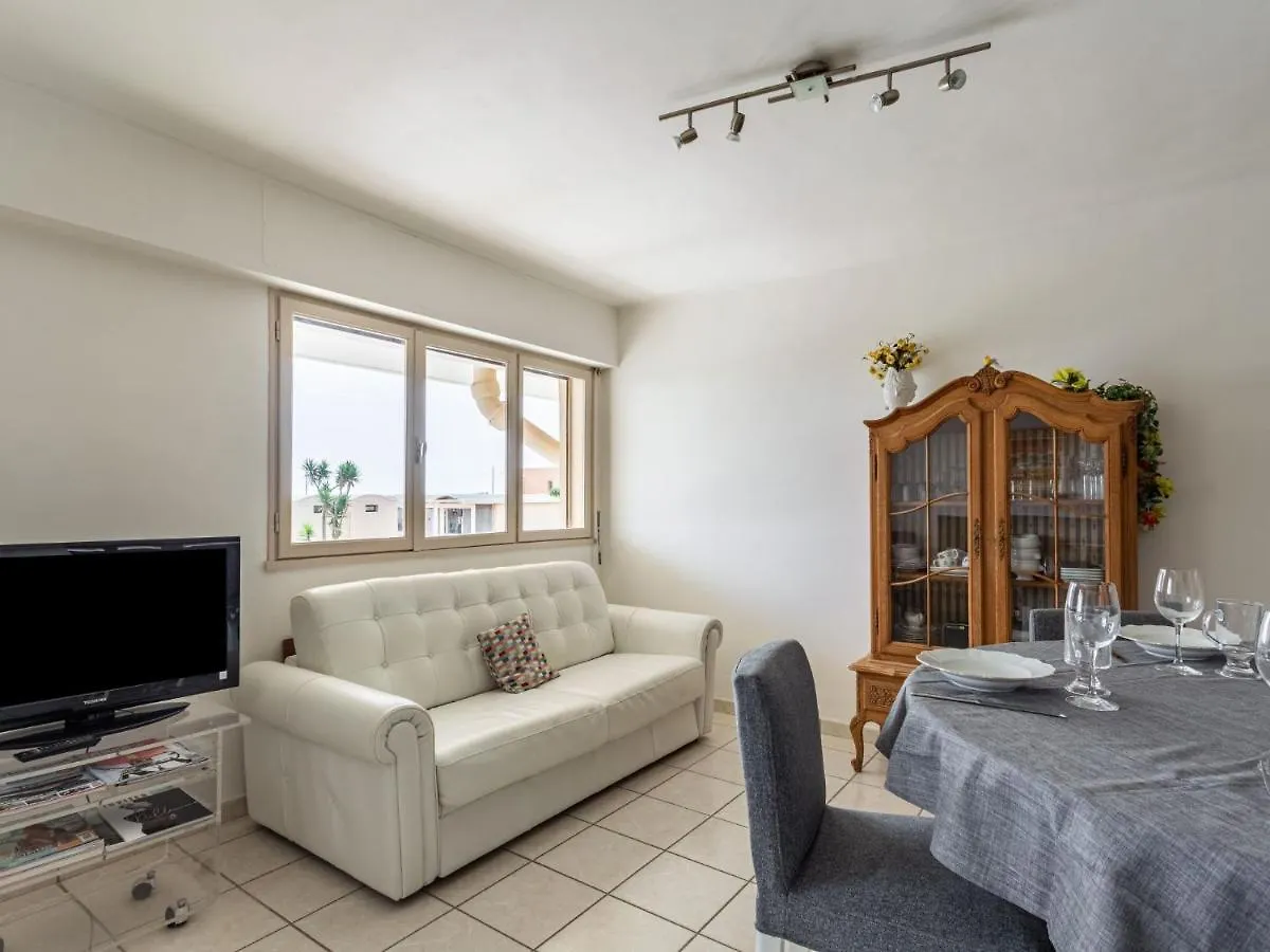 Apartment Studio Le Grand Large-5 By Interhome Le Lavandou