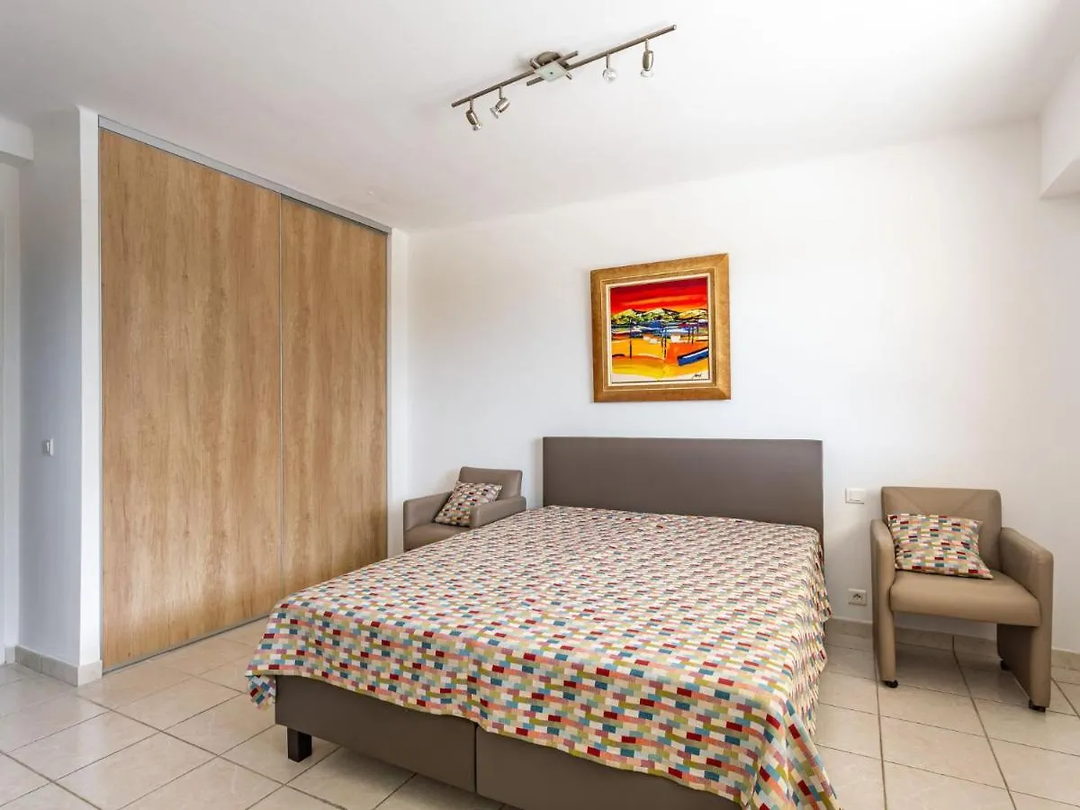 Studio Le Grand Large-5 By Interhome Le Lavandou 0*,